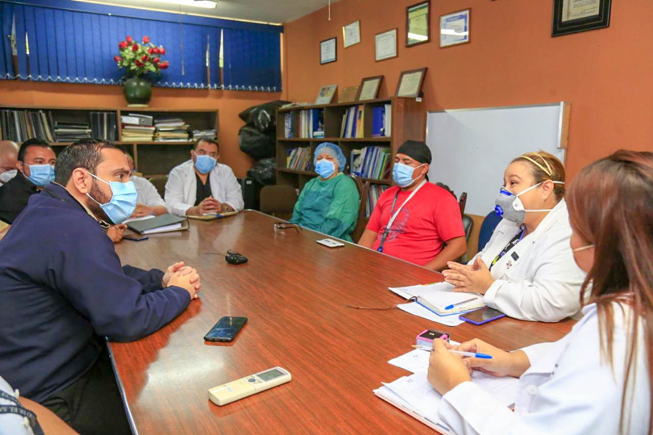 Ministro de Salud escucha necesidades de los médicos del hospital psiquiátrico y agradece su esfuerzo por salvar vidas ministro-de-salud-escucha-necesidades-de-los-medicos-del-hospital-psiquiatrico-y-agradece-su-esfuerzo-por-salvar-vidas